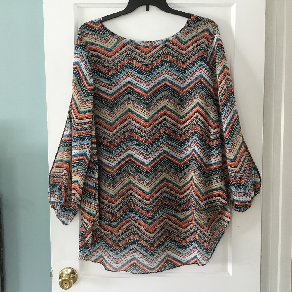 Zac & Rachel Woman multi colored chevron pattern, cold shoulder blouse, size 2X